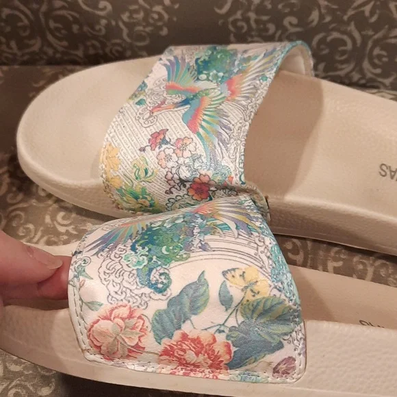 Johnny Was Light Dreamer pool slides - Picture 10 of 10